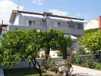 Holiday home 152292 - code 140380 - apartments trogir