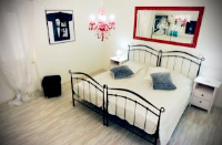 Movie star apartment - One-Bedroom Apartment - Poljana