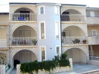 Online Smještaj Josip - Studio apartman za 2 osobe (5,7) - apartmani blizu mora makarska